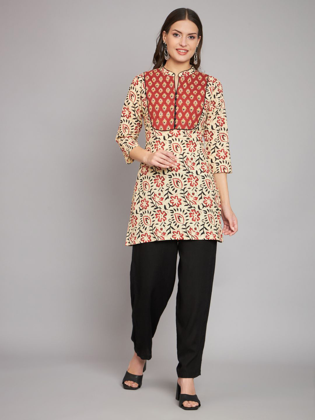 

Anouk Women Floral Printed Pure Cotton Short Kurti, Beige