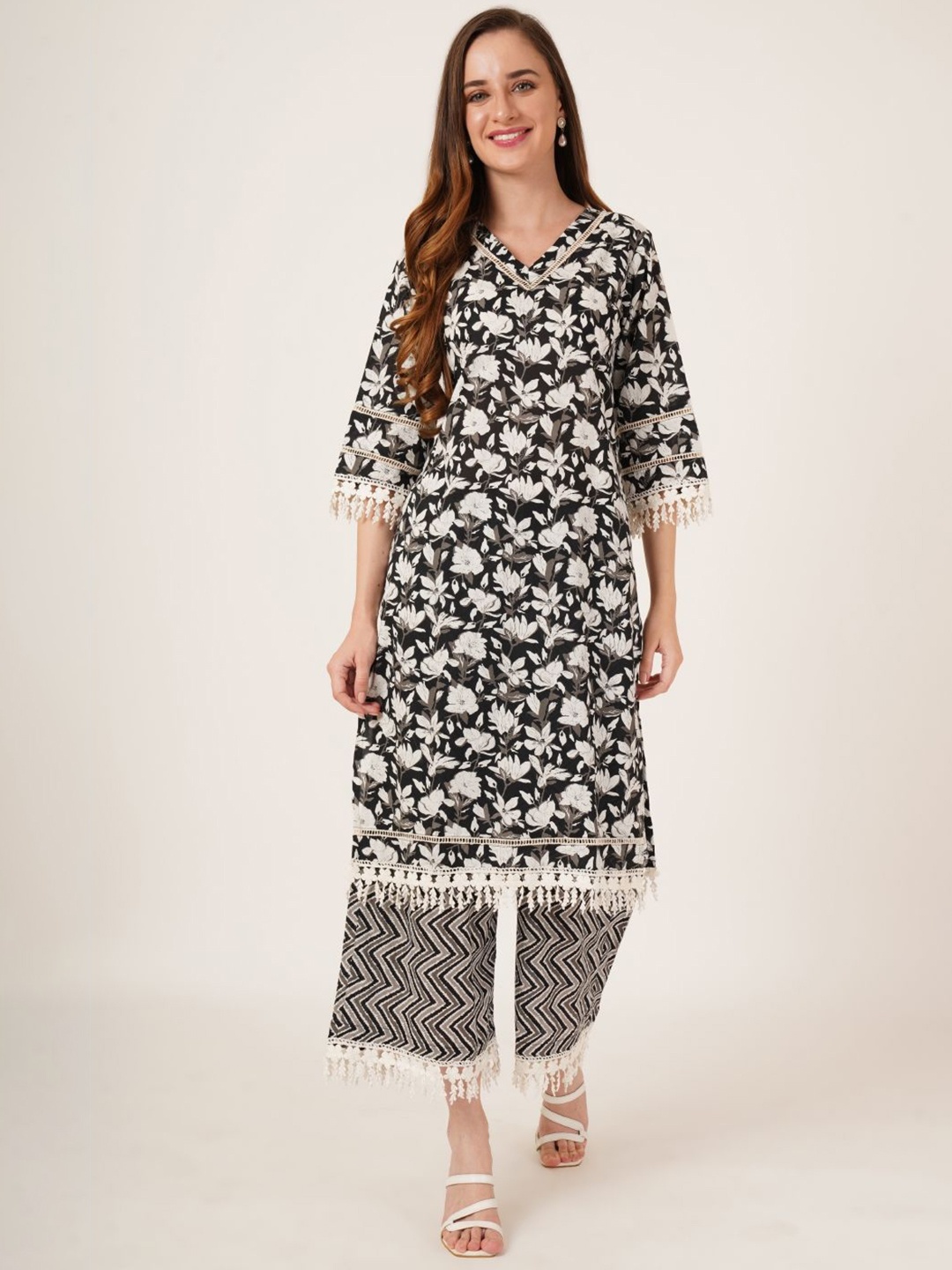 

KALINI Floral Printed V Neck Pure Cotton Kurta With Palazzos, Black