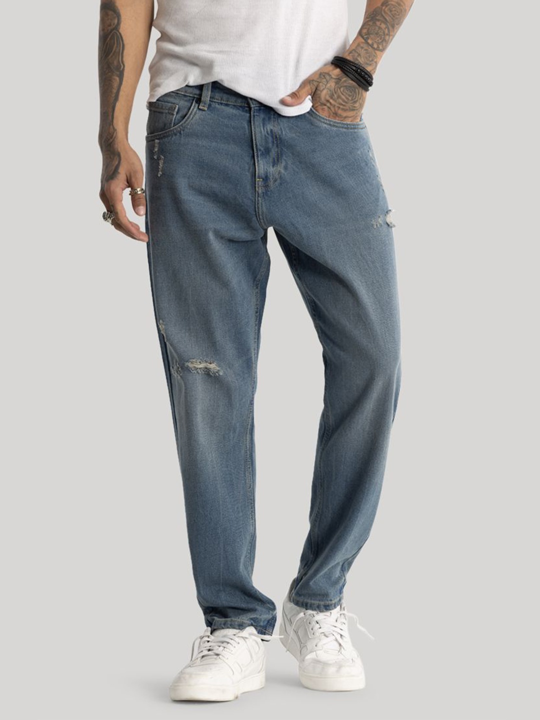 

Snitch Men Relaxed Fit Low Distress Stretchable Jeans, Blue