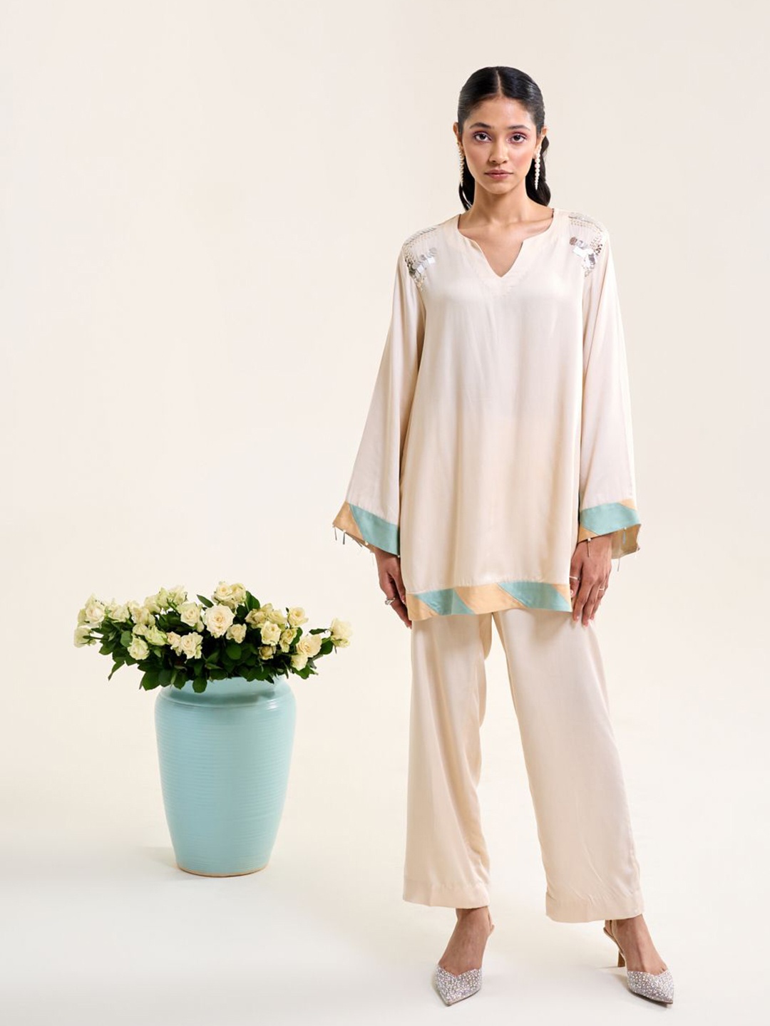 

Siyona by Ankurita Top With Trouser Co-Ords, Off white