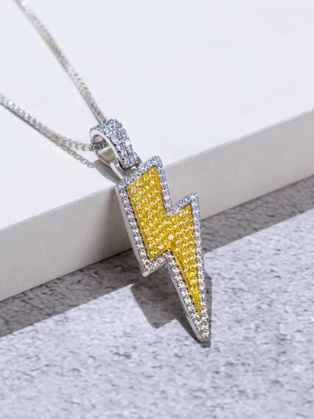 

ORIONZ Quirky Pendants, Yellow