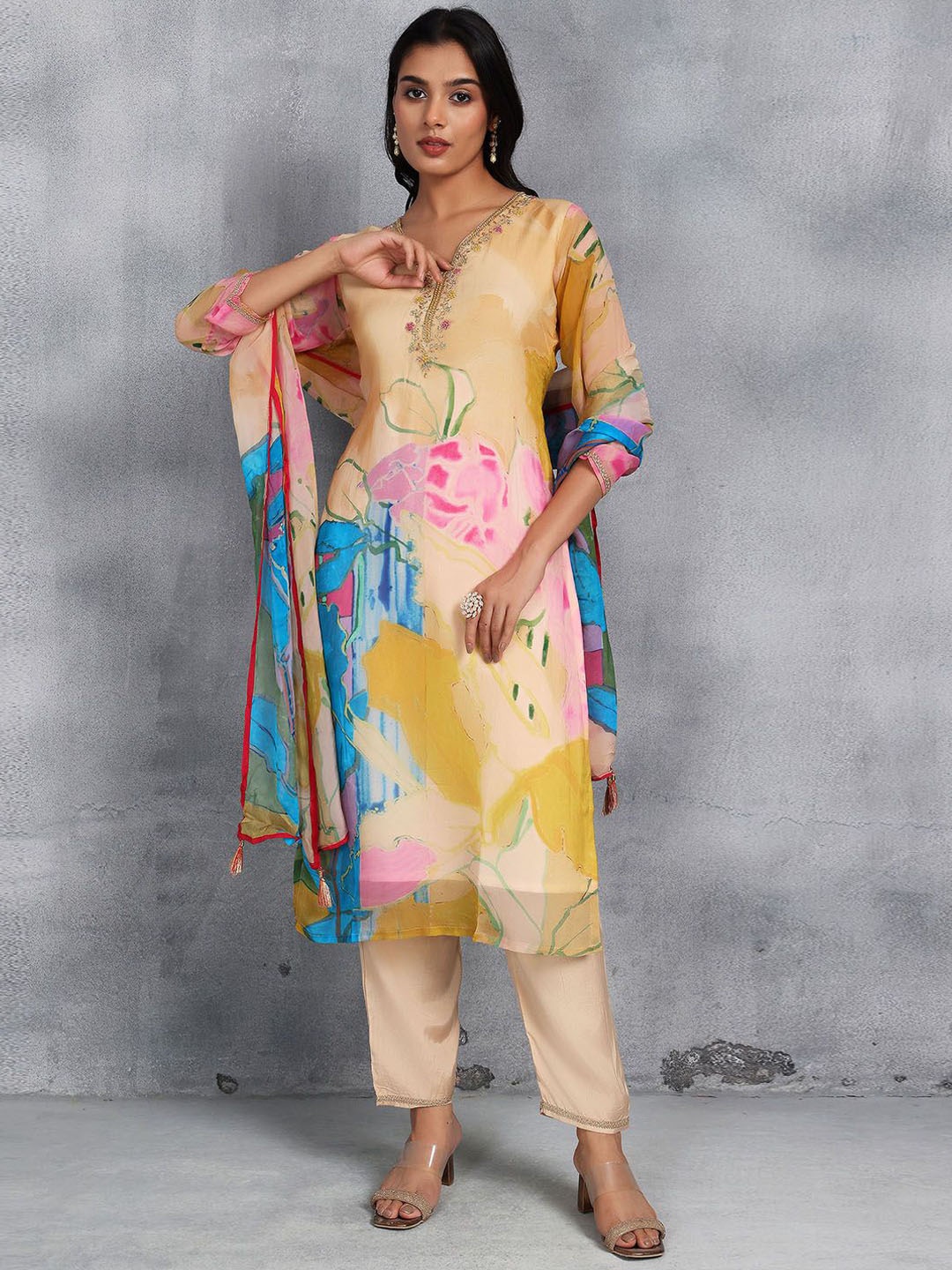 

Rang by Indya Women Floral Printed Regular Kurta with Trousers & With Dupatta, Gold