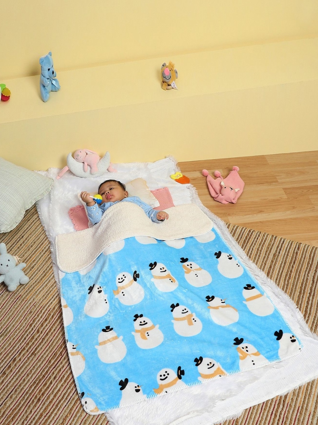 

Monte Carlo Blue & White Cartoon Characters Mild Winter 550 GSM Single Bed Blanket