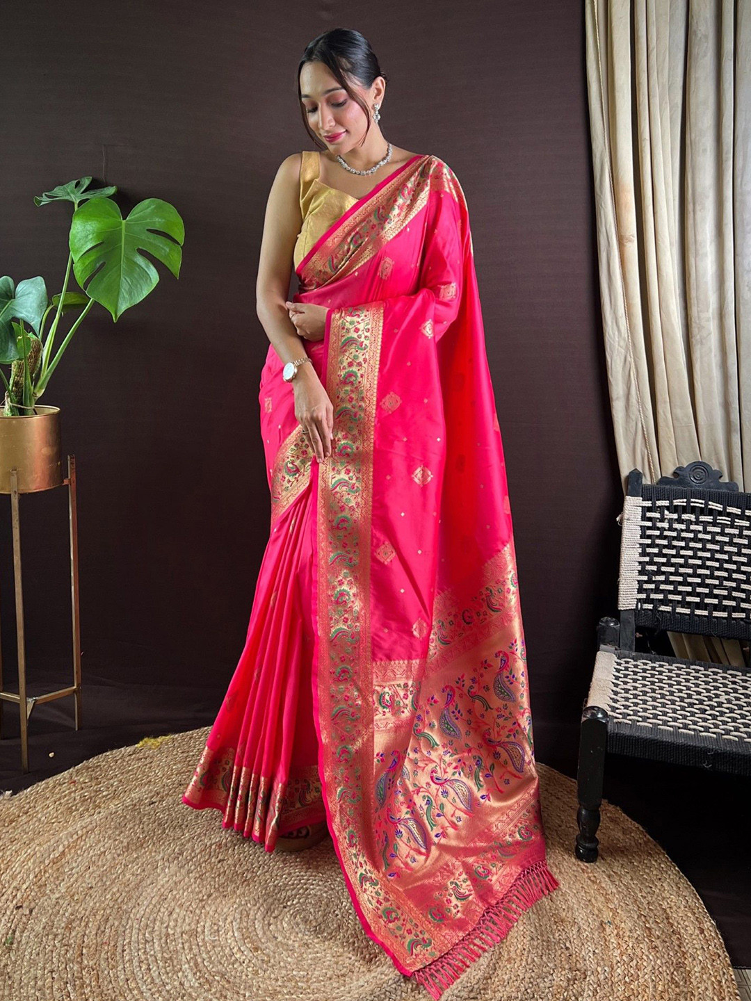 

Mitera Woven Design Zari Paithani Saree, Peach