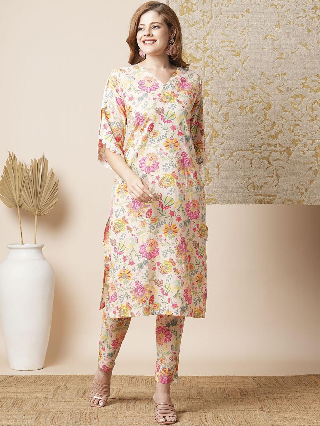 

FASHOR Printed Straight Kurta With Trouser, Cream