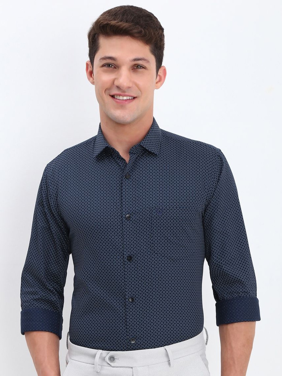 

Allen Solly Men Slim Fit Opaque Printed Formal Shirt, Navy blue