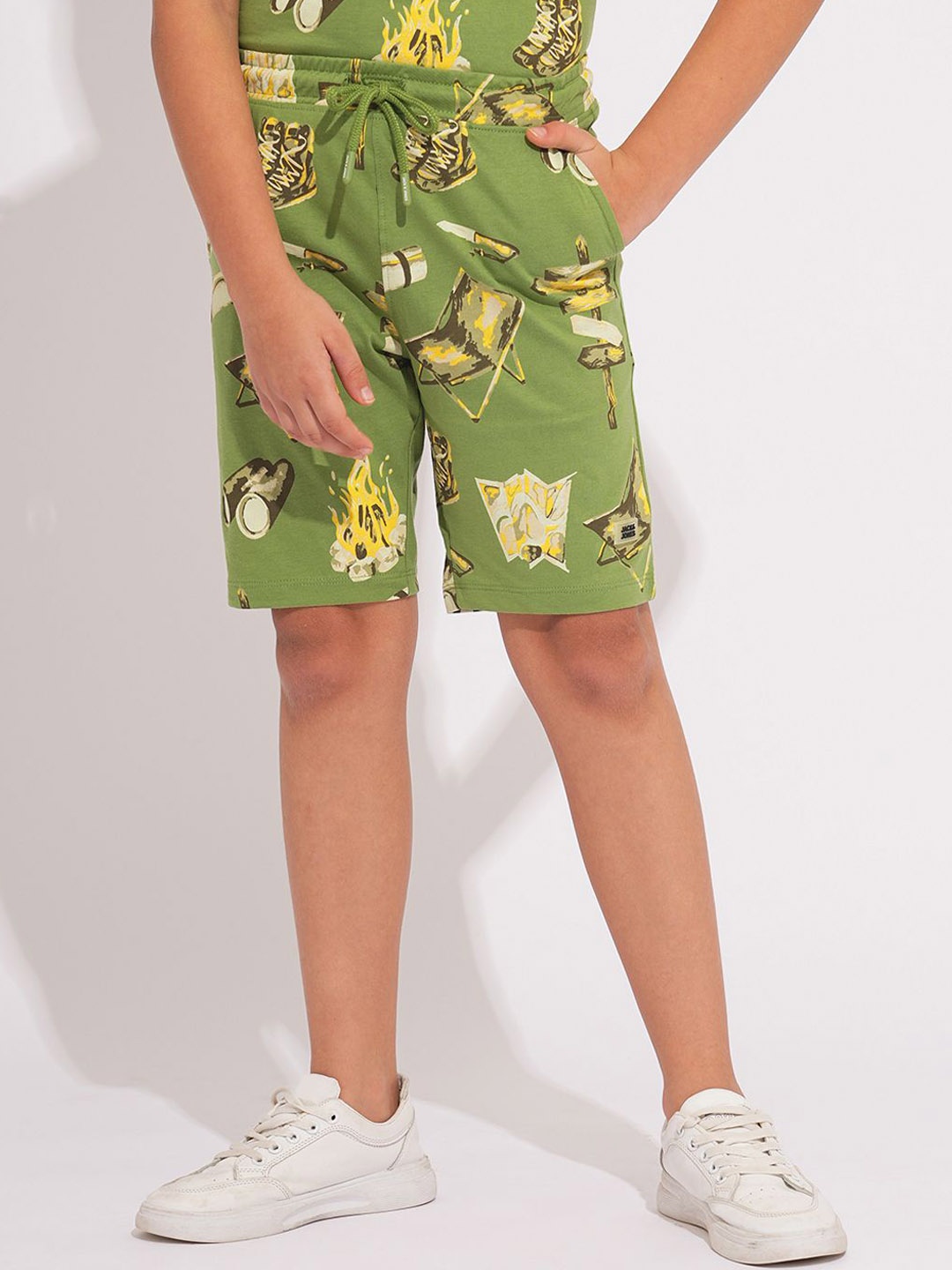 

Jack & Jones Junior Boys Printed Shorts, Green