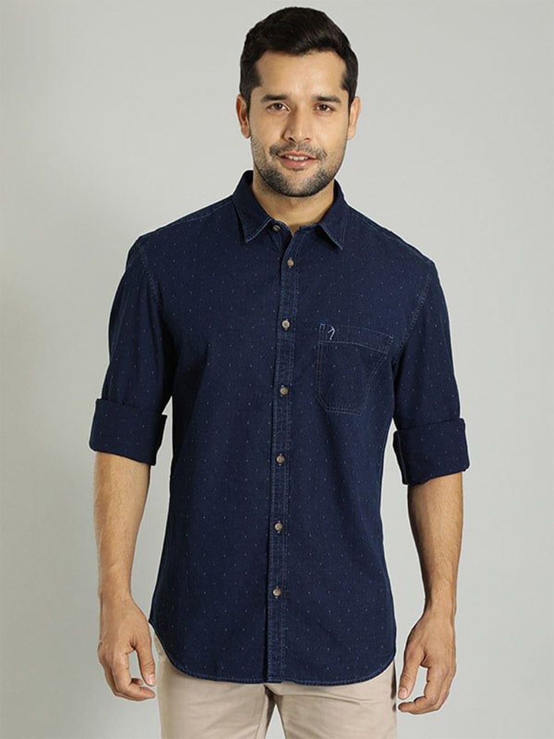 

Indian Terrain Men India Slim Spread Collar Solid Cotton Slim Fit Casual Shirt, Navy blue