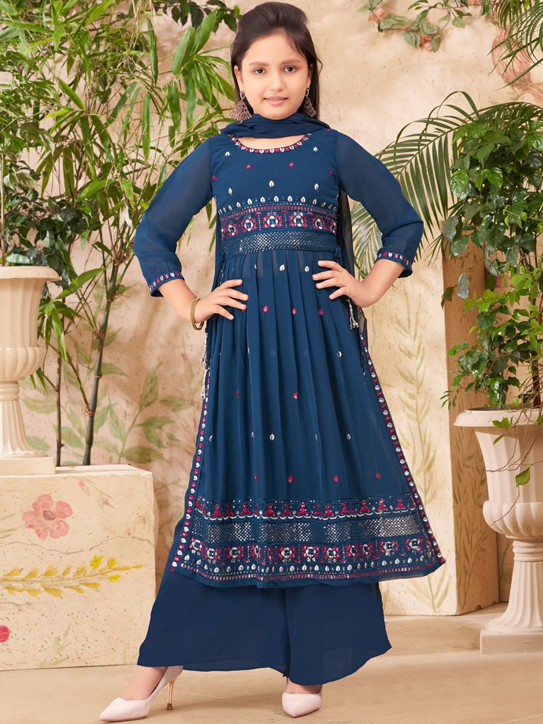 

Aarika Girls Floral Embroidered Regular Thread Work Kurta with Sharara & With Dupatta, Turquoise blue