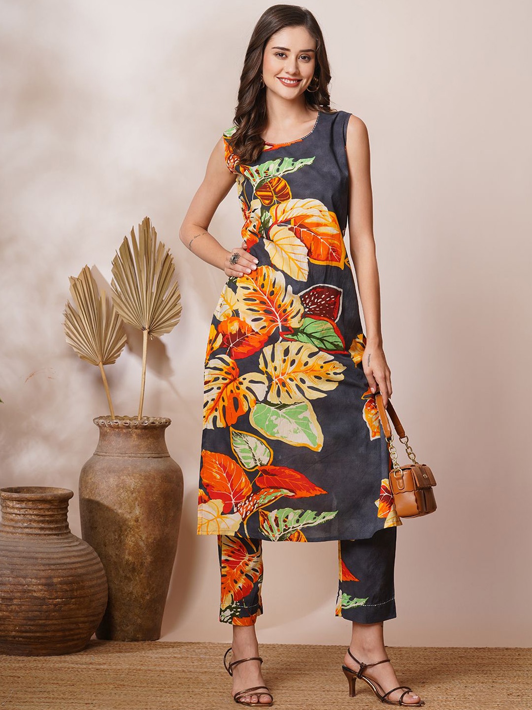 

FASHOR Floral Printed Pure Cotton Kurta & Trousers, Grey