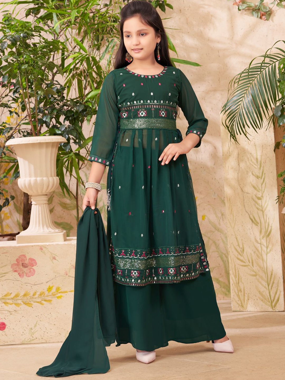 

Aarika Girls Floral Embroidered Regular Kurta with Sharara & With Dupatta, Green