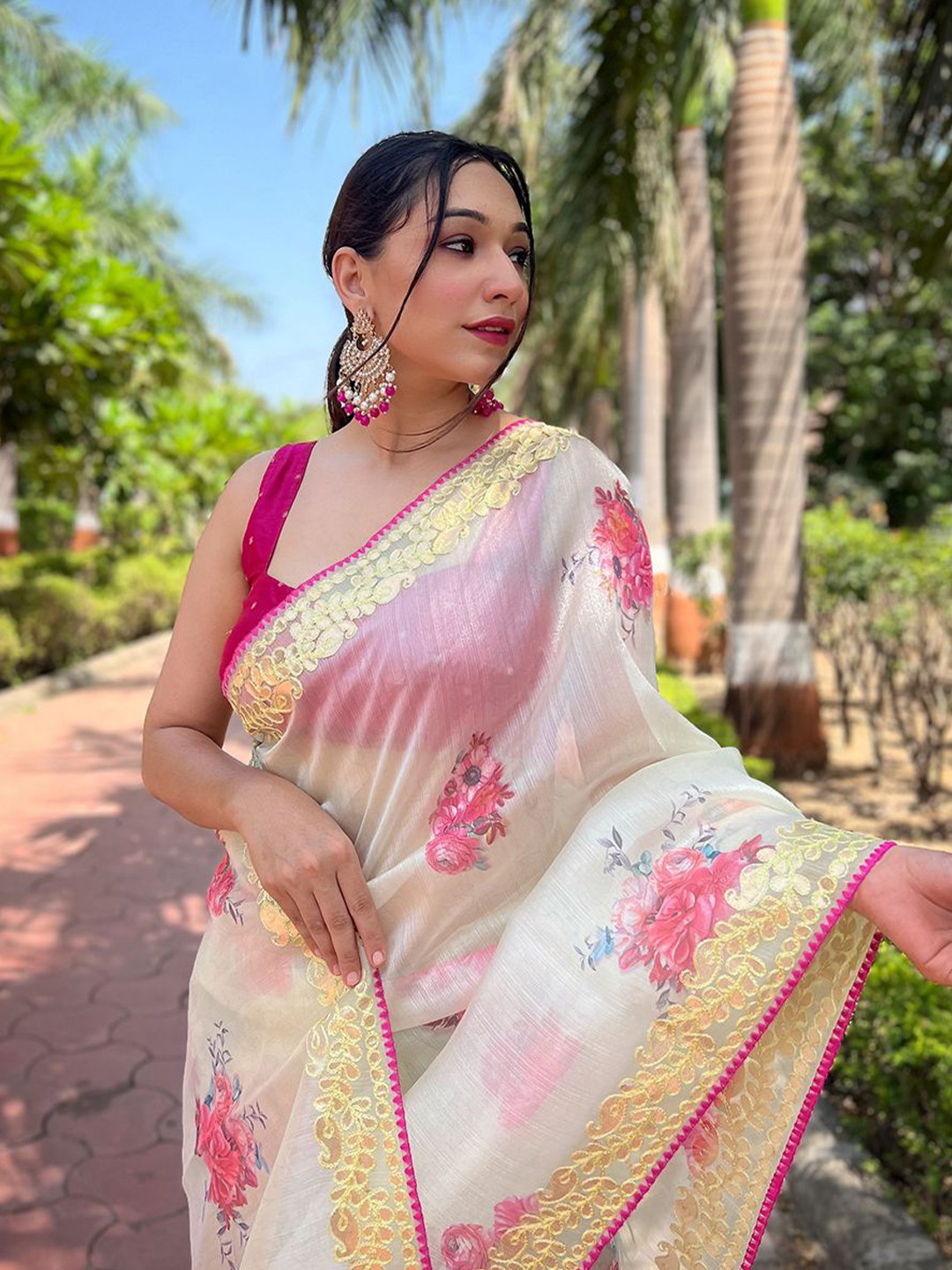 

SAREESBYCHIRAG Floral Embroidered Organza Saree, White