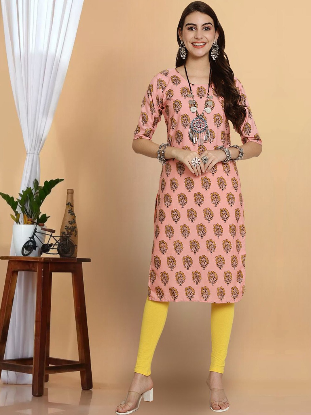 

7Threads Women Ethnic Motifs Printed Sequinned Floral Crepe Kurta, Multi