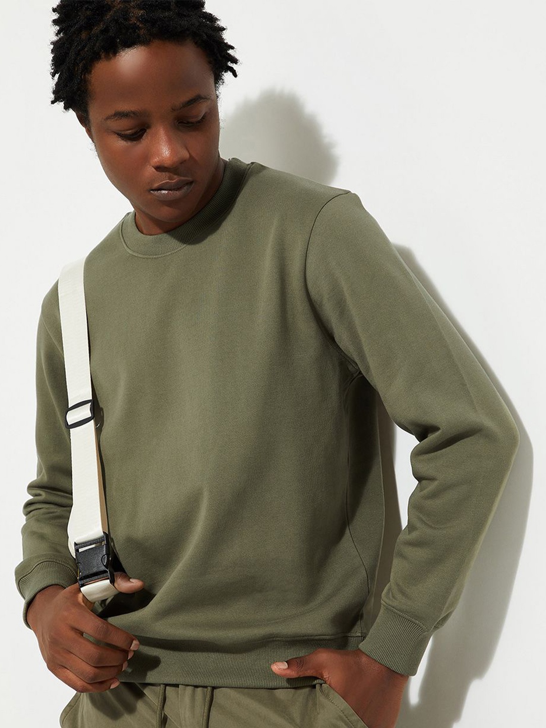 

Max Urb_N Men Solid Sweatshirt, Green