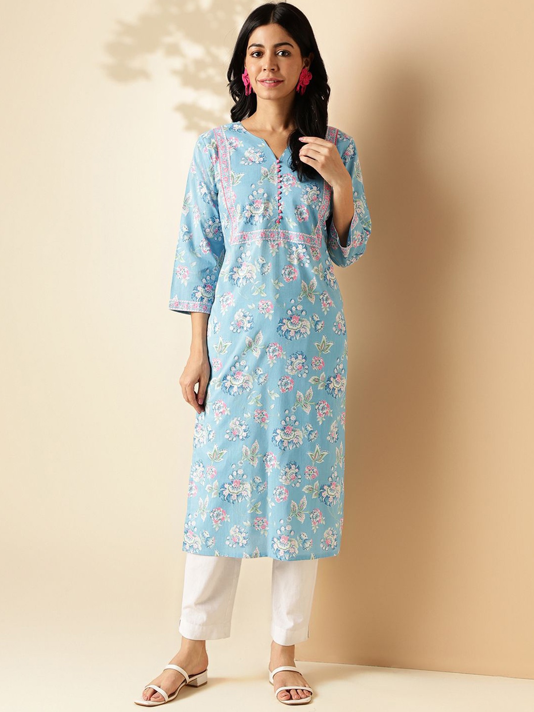 

Vbuyz Women Floral Printed Flared Sleeves Floral Kurta, Blue