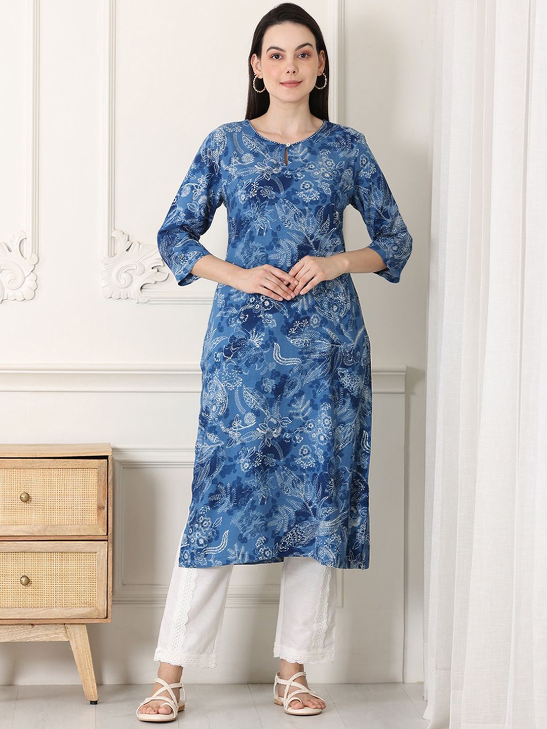 

W Women Yoke Design Flared Sleeves Kurta, Blue