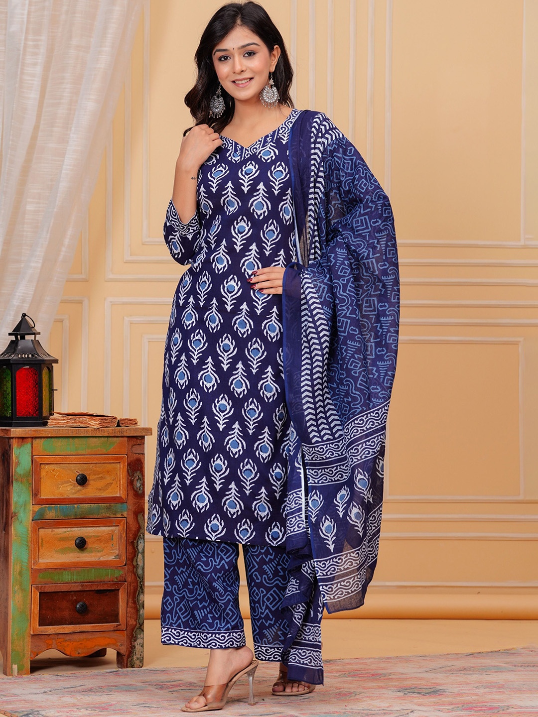 

POSHART FASHION AS UNIQUE AS YOU ARE Women Floral Printed Regular Kurta with Palazzos & With Dupatta, Blue