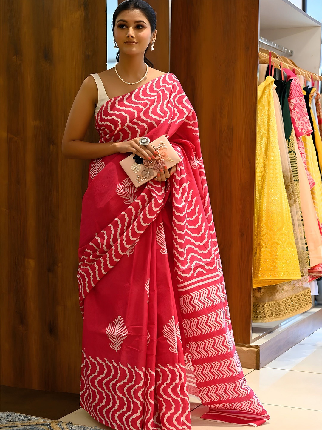 

Anouk Floral Linen Blend Saree, Pink