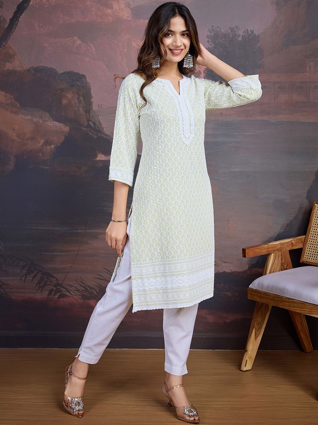 

House of Pataudi Motifs Sequined Embroidered Straight Kurta, Lime green