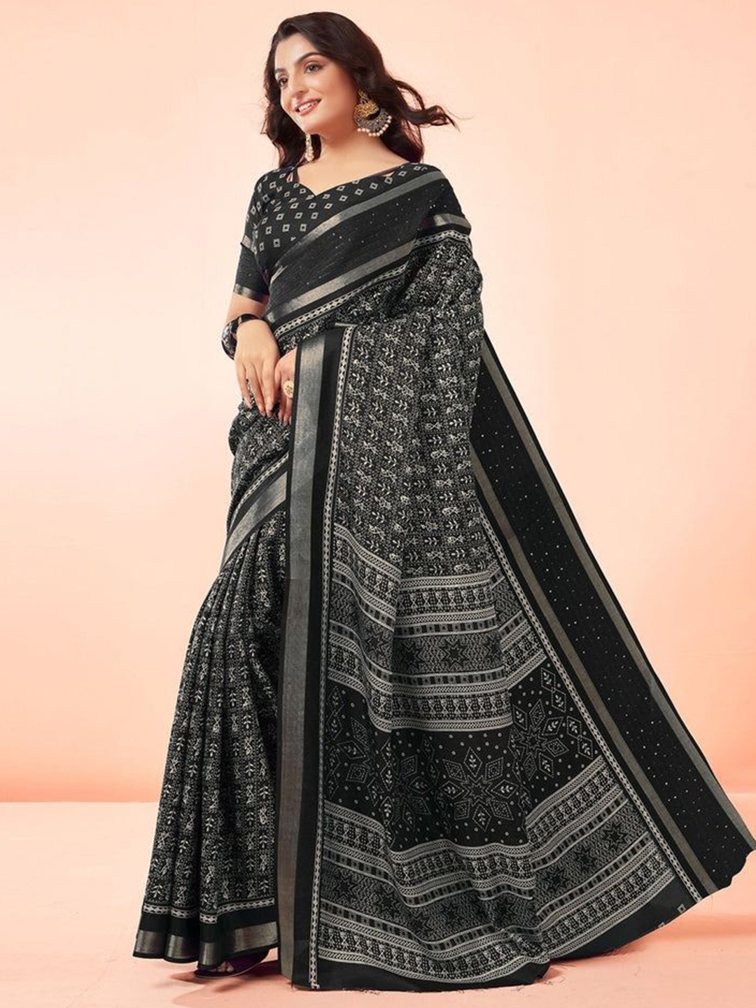 

SANJANA SILK Floral Sequinned Art Silk Chanderi Saree, Black