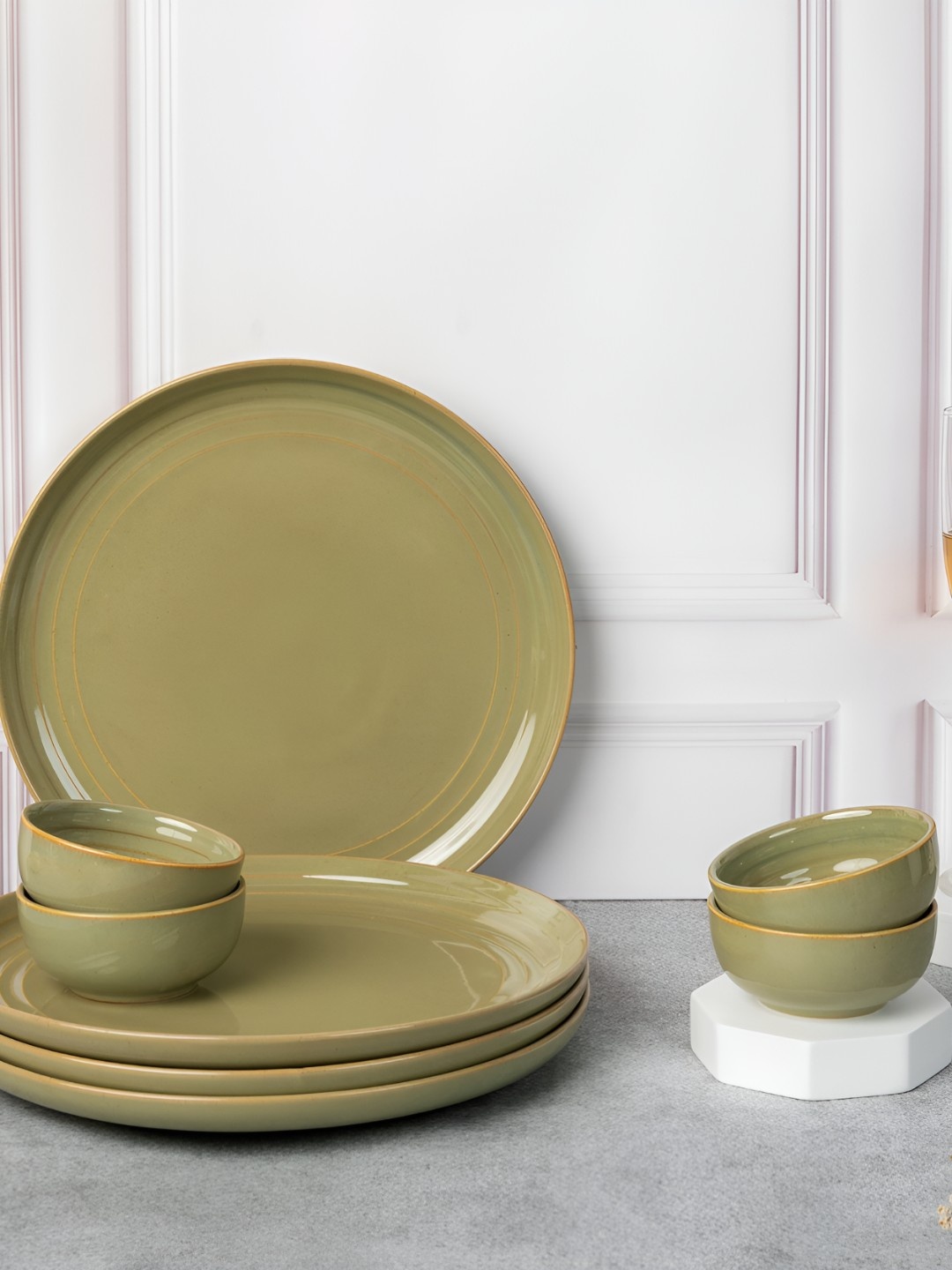 

BODHI HOUSE Olive Green 8-Pieces Porcelain Glossy Dinner Set