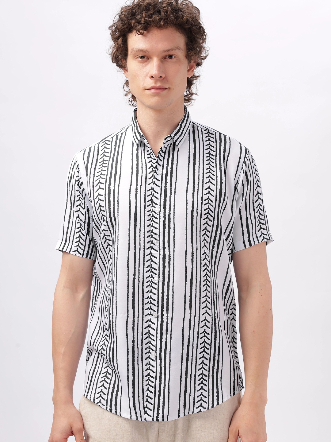 

HAMPTONS Printed Lining Casual Shirt, Black