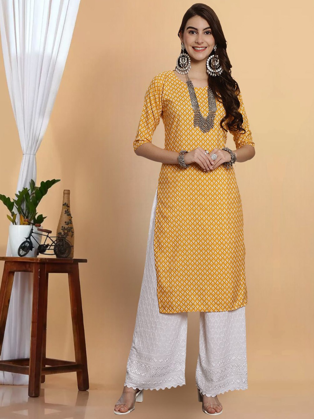 

7Threads Women Geometric Thread Work Floral Crepe Kurta, Multi