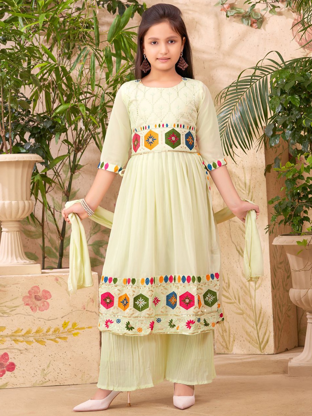 

Aarika Girls Floral Embroidered Regular Kurta with Sharara & With Dupatta, Sea green