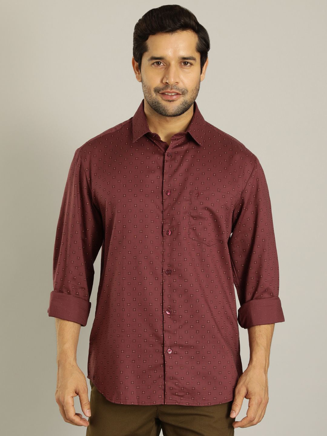 

Indian Terrain Men India Slim Spread Collar Solid Cotton Slim Fit Casual Shirt, Maroon