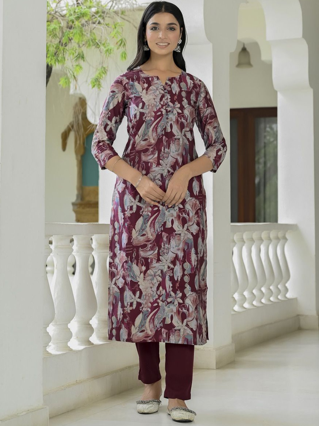 

GoSriKi Women Floral Printed Regular Kurta with Trousers, Maroon