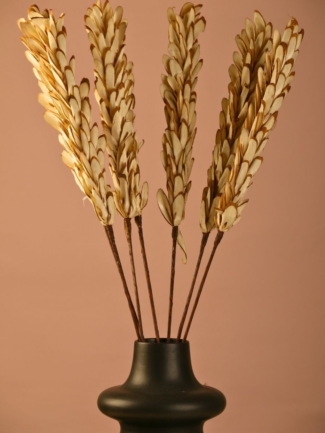 

WEAVING HOMES Beige Dried Almond Shaped Leaf Artificial Flower Bunch