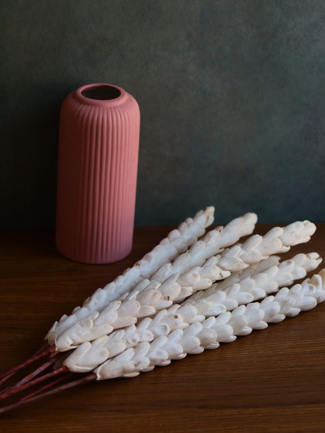 

WEAVING HOMES White Knotted Artificial Flower Bunch