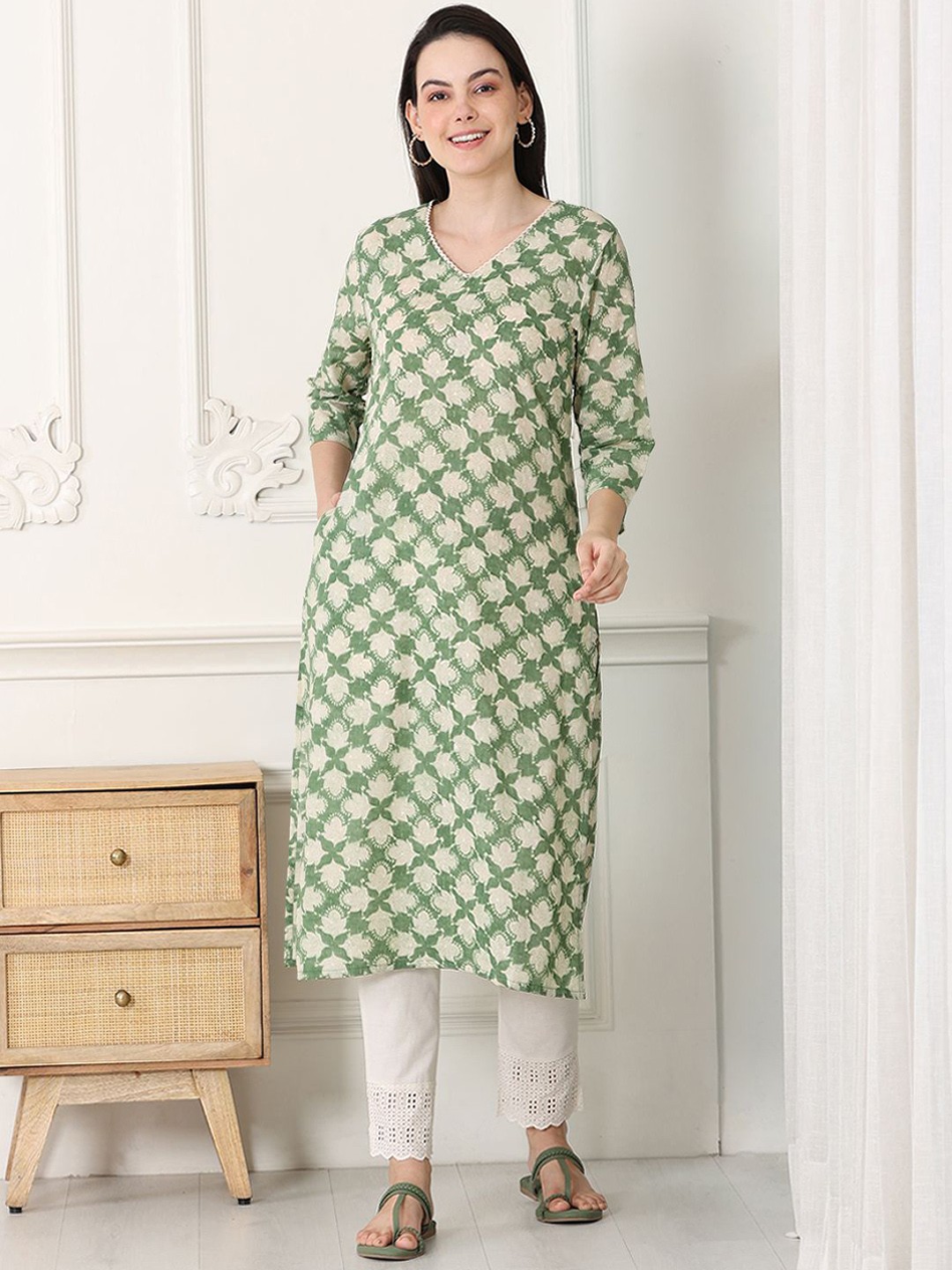 

W Women Floral Printed Flared Sleeves Kurta, Green