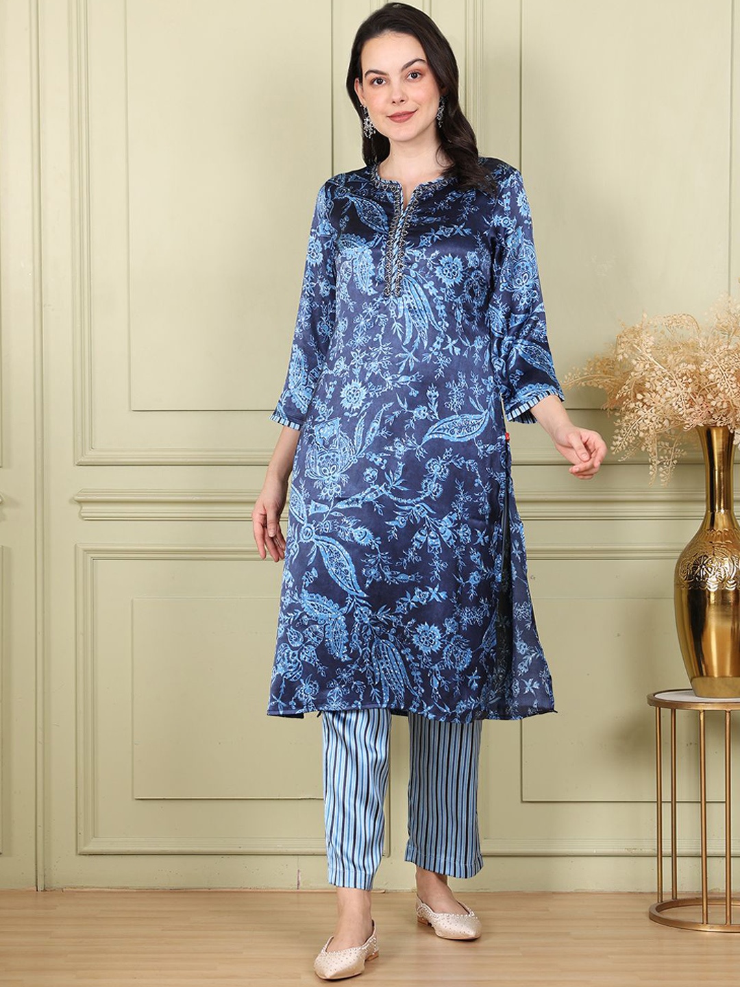 

W Women Floral Printed Regular Thread Work Kurta with Trousers, Blue