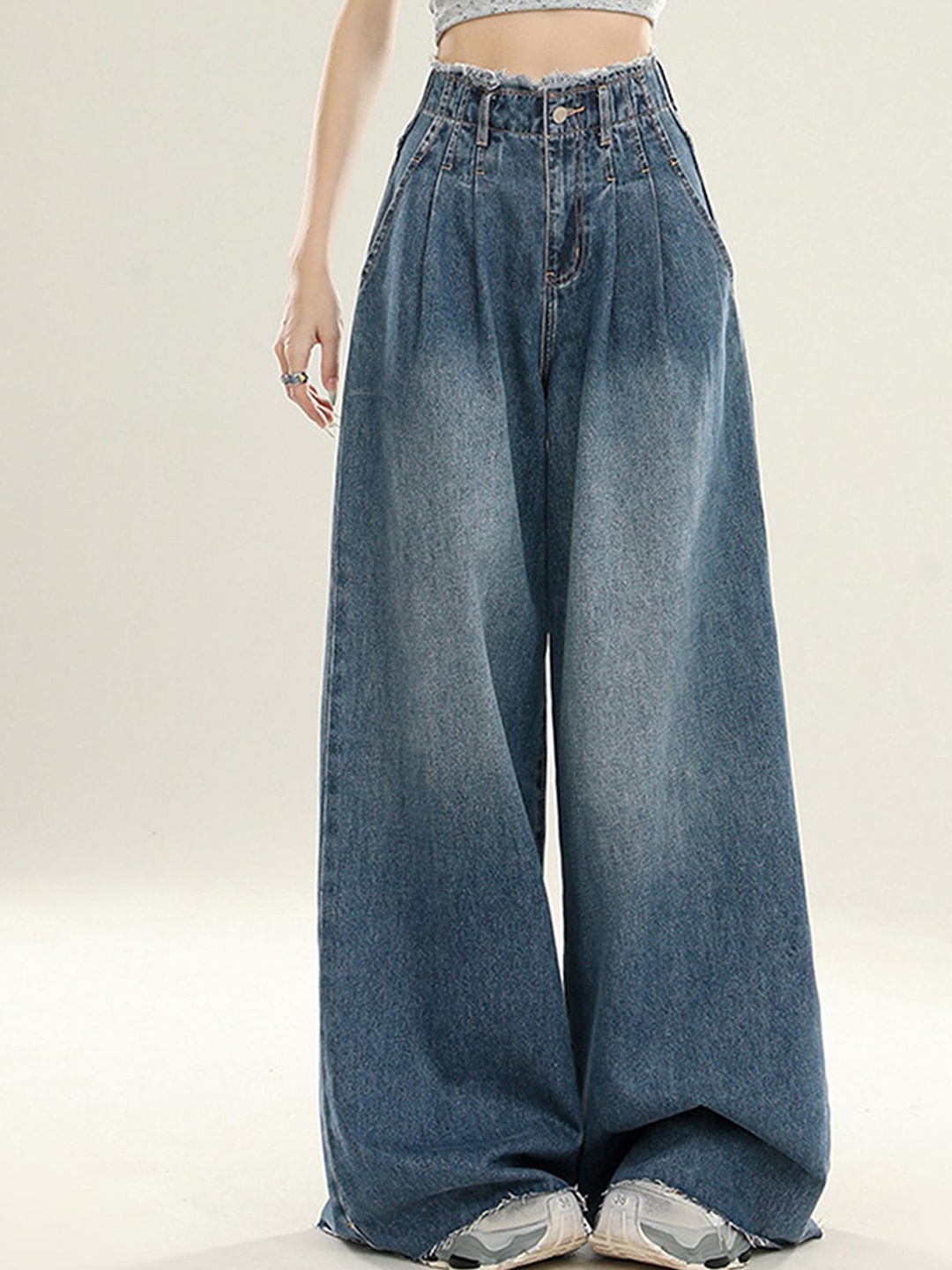

LULU & SKY Women Wide Leg High-Rise Light Fade Jeans, Blue