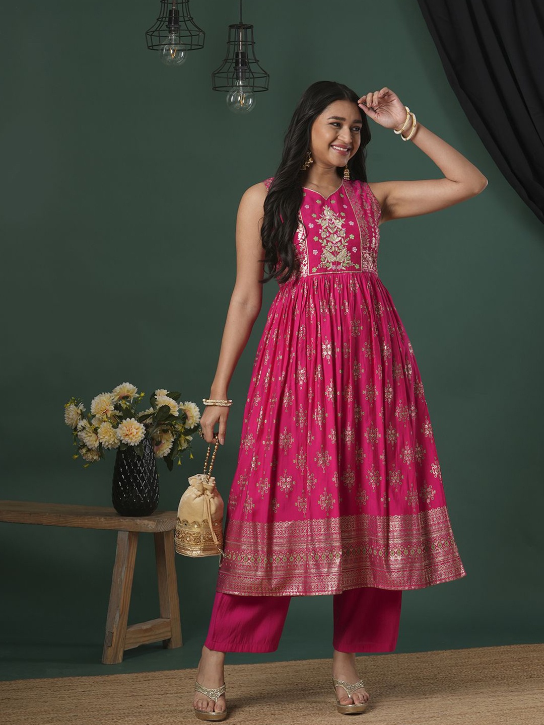 

Globus Women Ethnic Motifs Printed Pleated Kurta with Palazzos, Pink