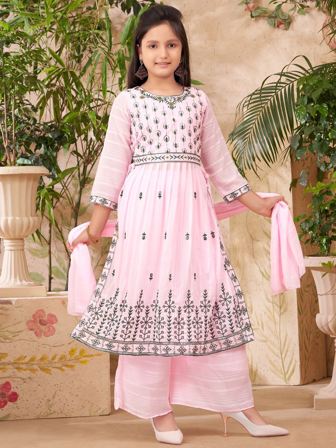 

Aarika Girls Floral Embroidered Regular Sequinned Kurta with Sharara & With Dupatta, Pink