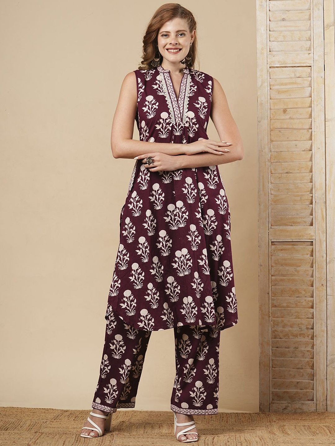 

FASHOR Floral Printed Cotton A-Line Kurta With Trouser, Burgundy