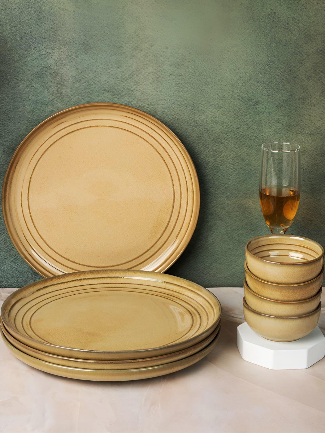 

BODHI HOUSE Beige 8-Pieces Porcelain Glossy Dinner Set