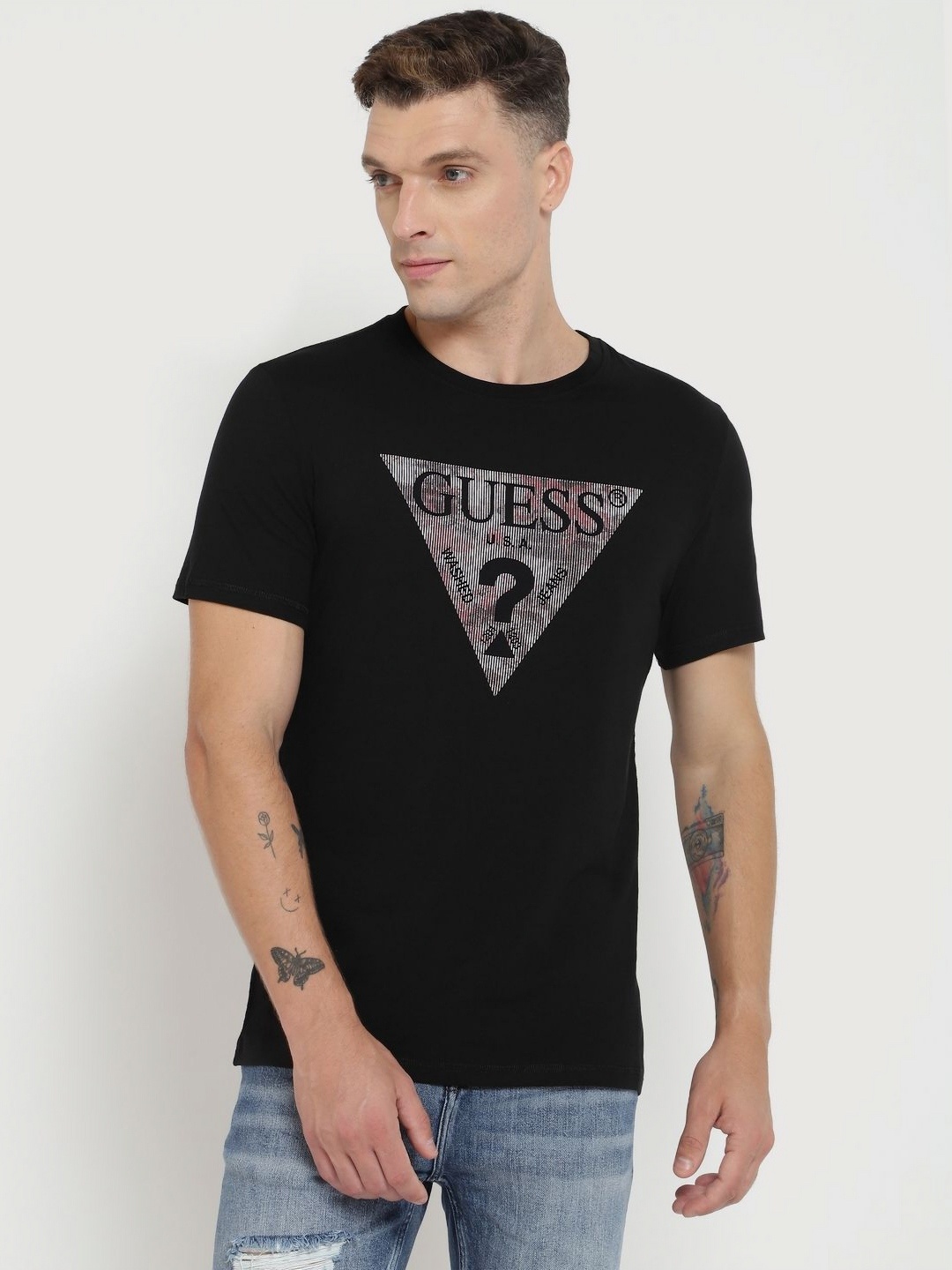 

GUESS Men Typography Printed Pockets Slim Fit T-shirt, Black