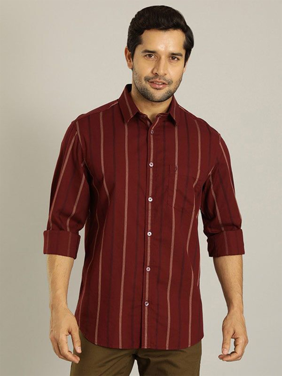 

Indian Terrain Men India Slim Spread Collar Striped Cotton Slim Fit Casual Shirt, Maroon