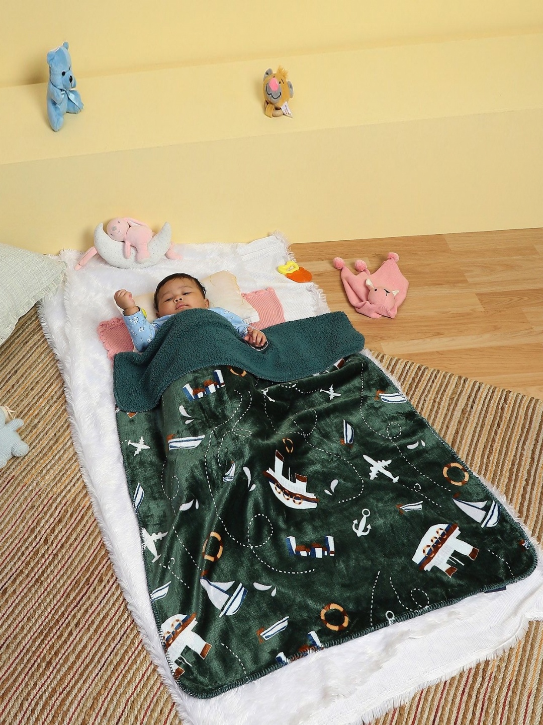 

Monte Carlo Green & White Ethnic Motifs Mild Winter 550 GSM Single Bed Blanket