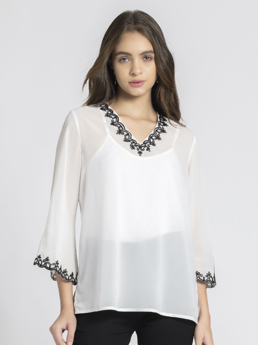 

SHAYE Ethnic Motifs Embroidered V-Neck Kurti, White