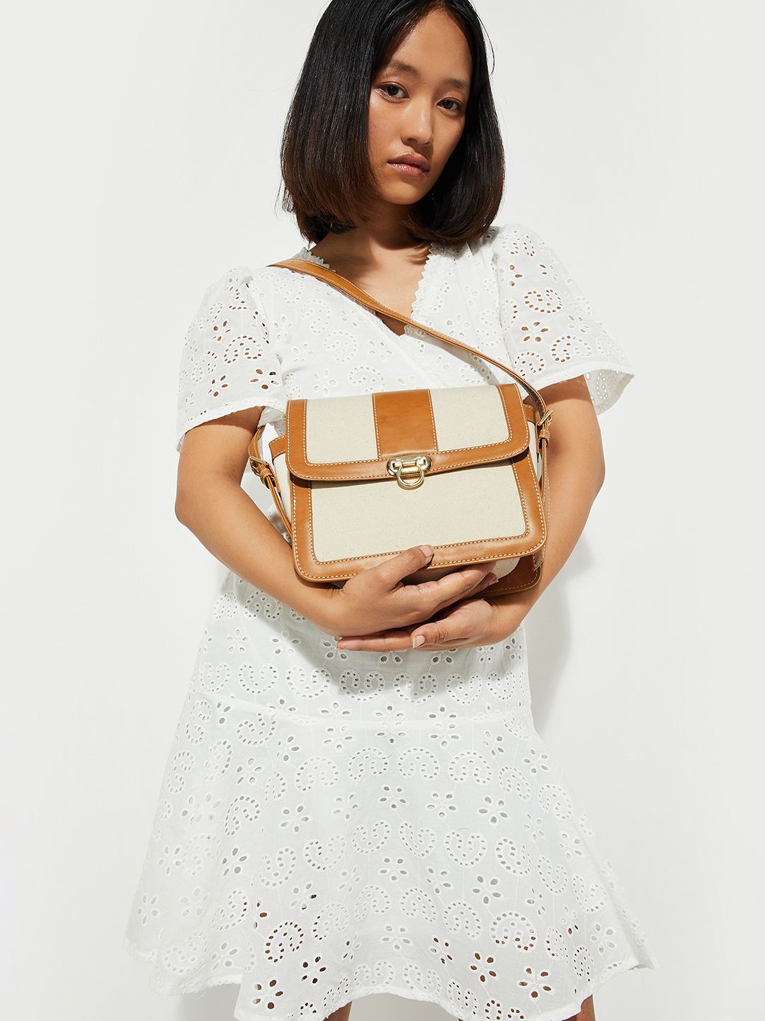 

max Colourblocked Jute Crossbody Bag, Off white