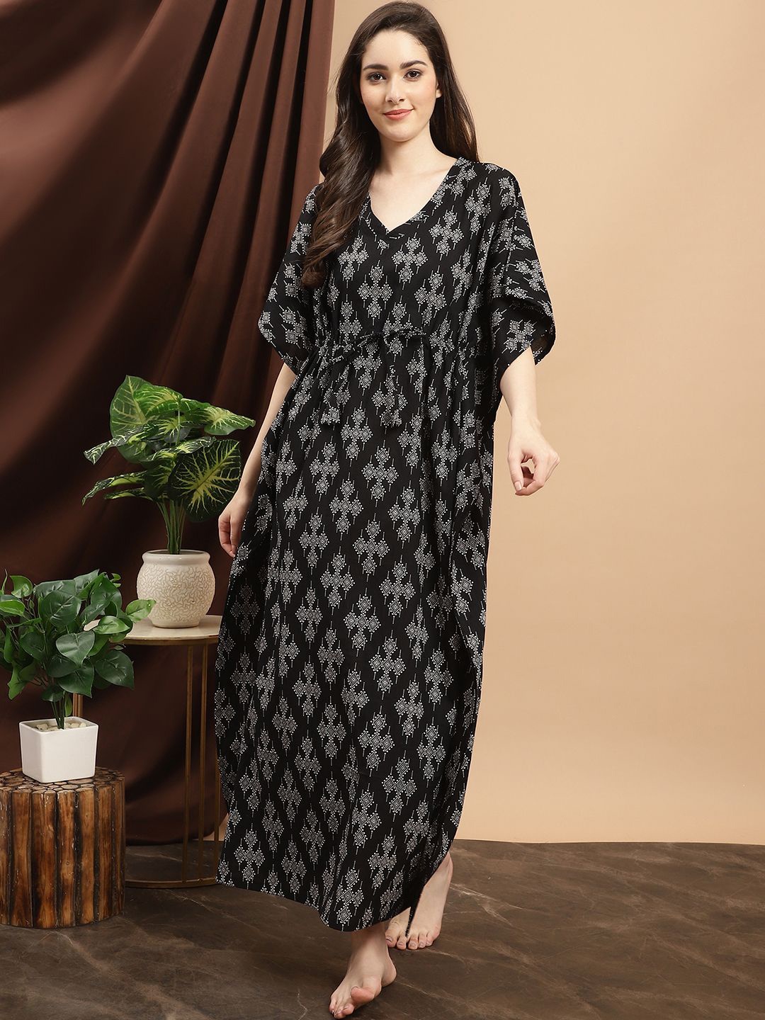 

Boston Club Printed Maxi Nightdress, Black