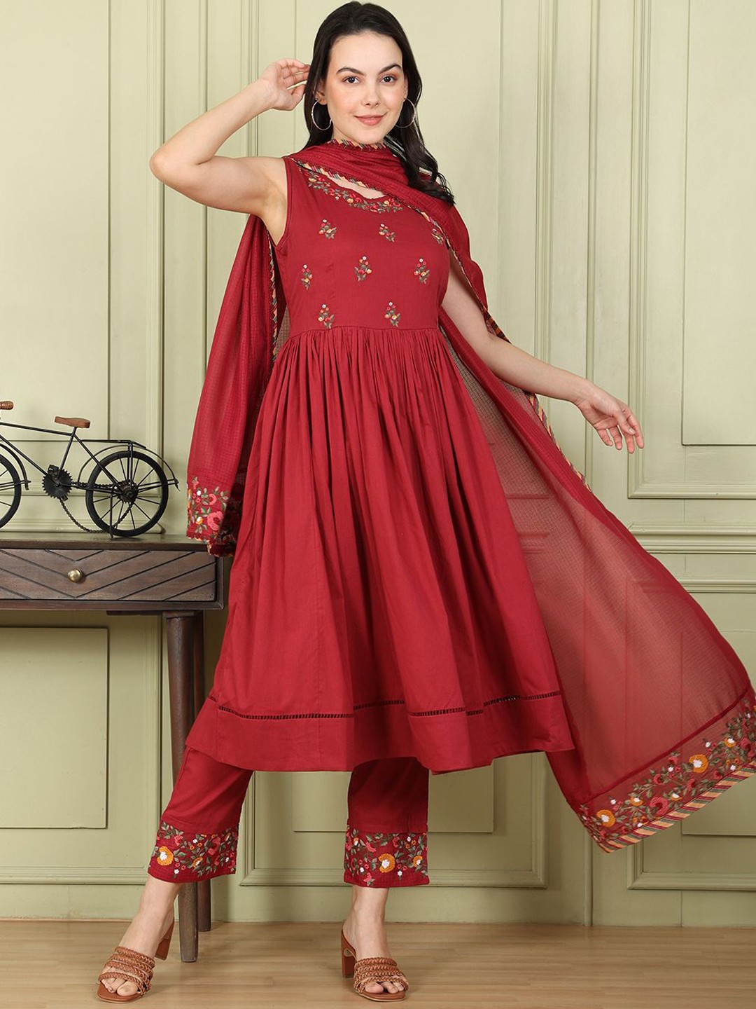 

W Women Floral Embroidered Empire Thread Work Pure Cotton Kurta with Trousers & With Dupatta, Maroon
