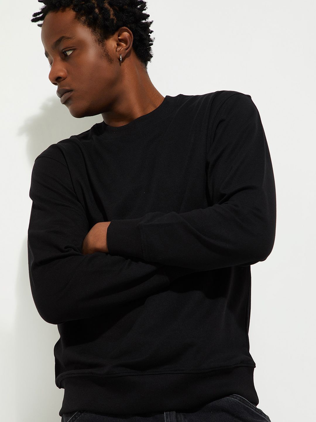 

max URB_N Men Regular Fit Solid Sweatshirt, Black