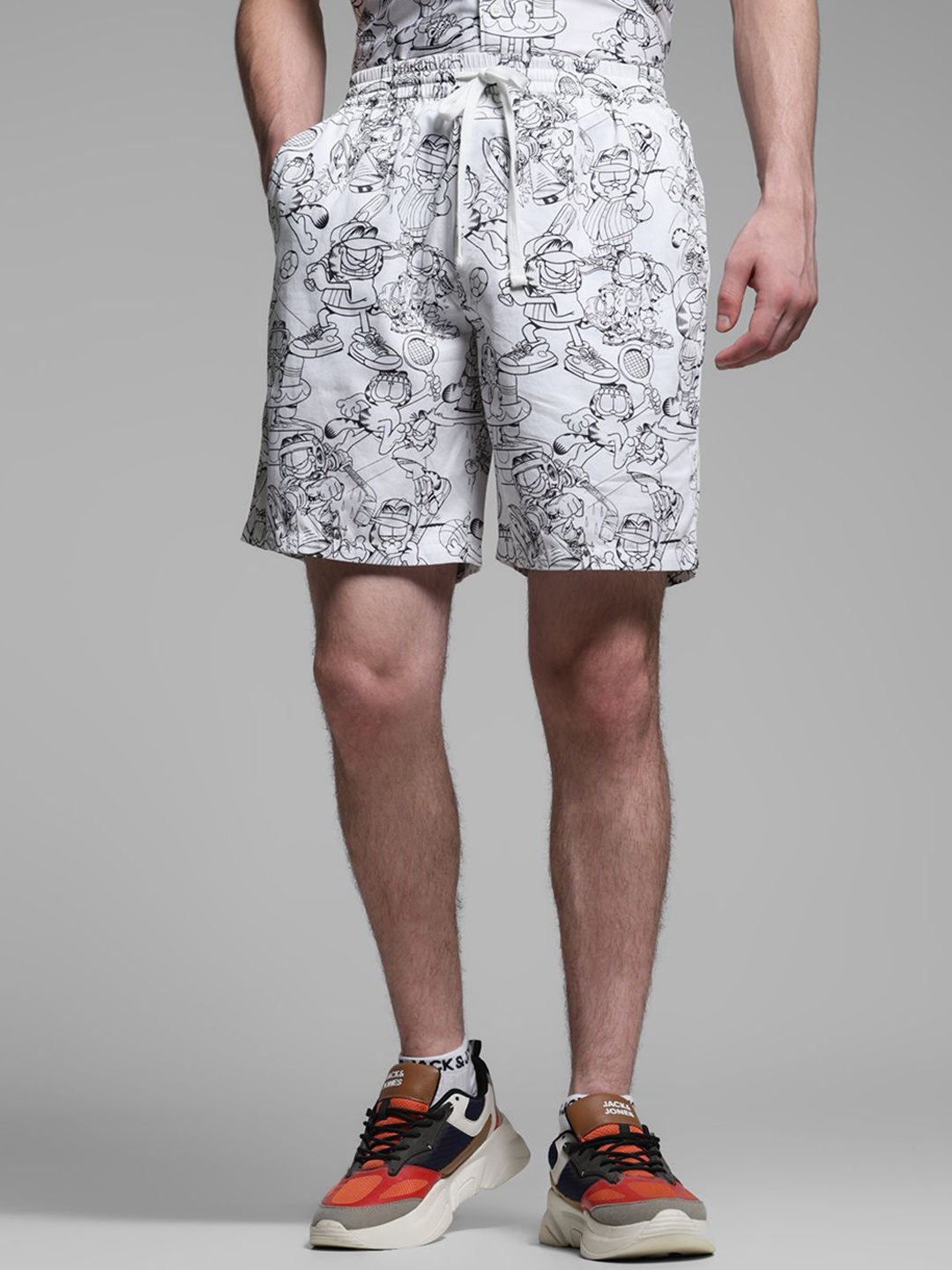 

Jack & Jones Men Floral Printed Shorts, White