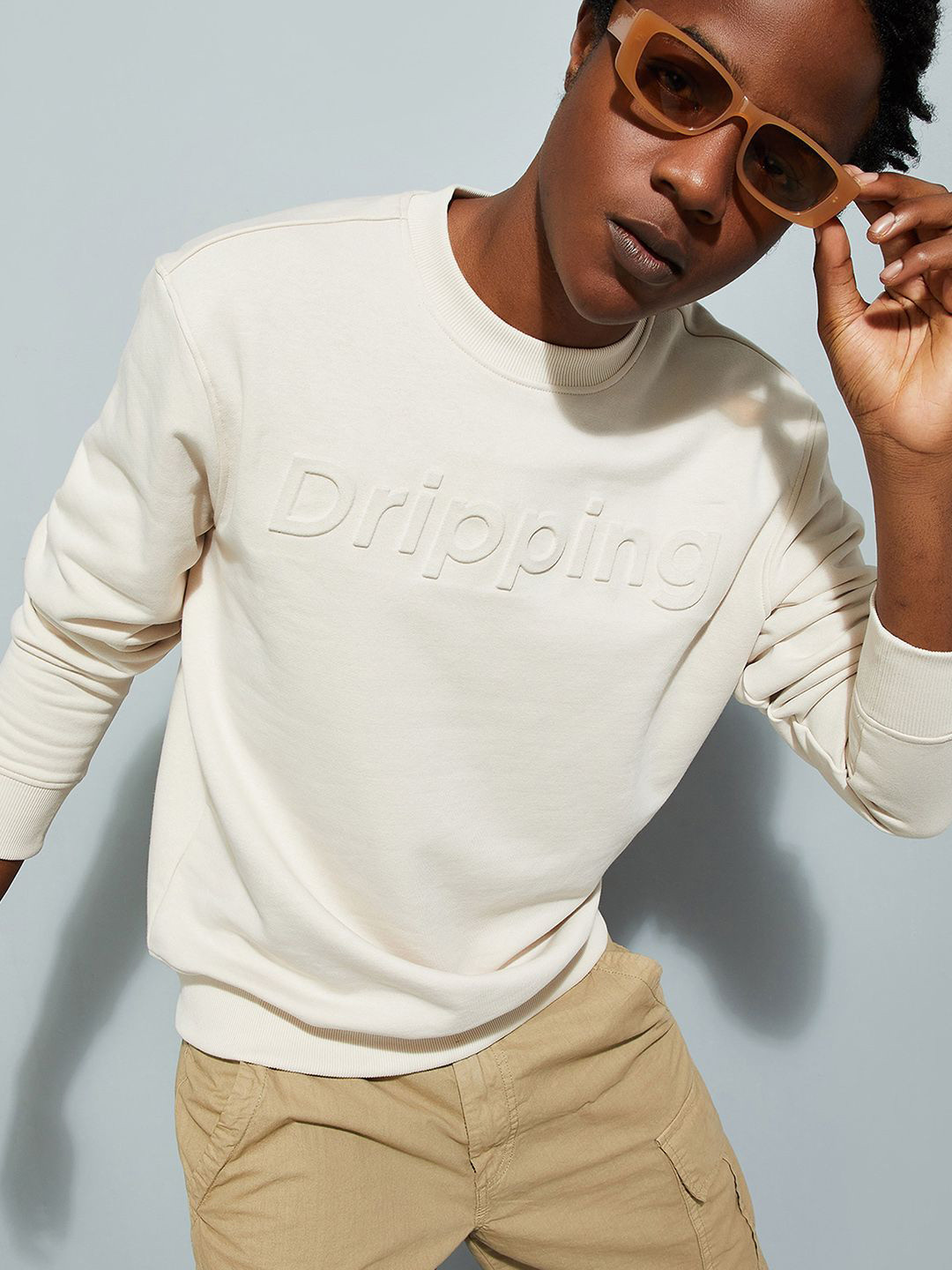 

max URB_N Men Embossed Sweatshirt, White