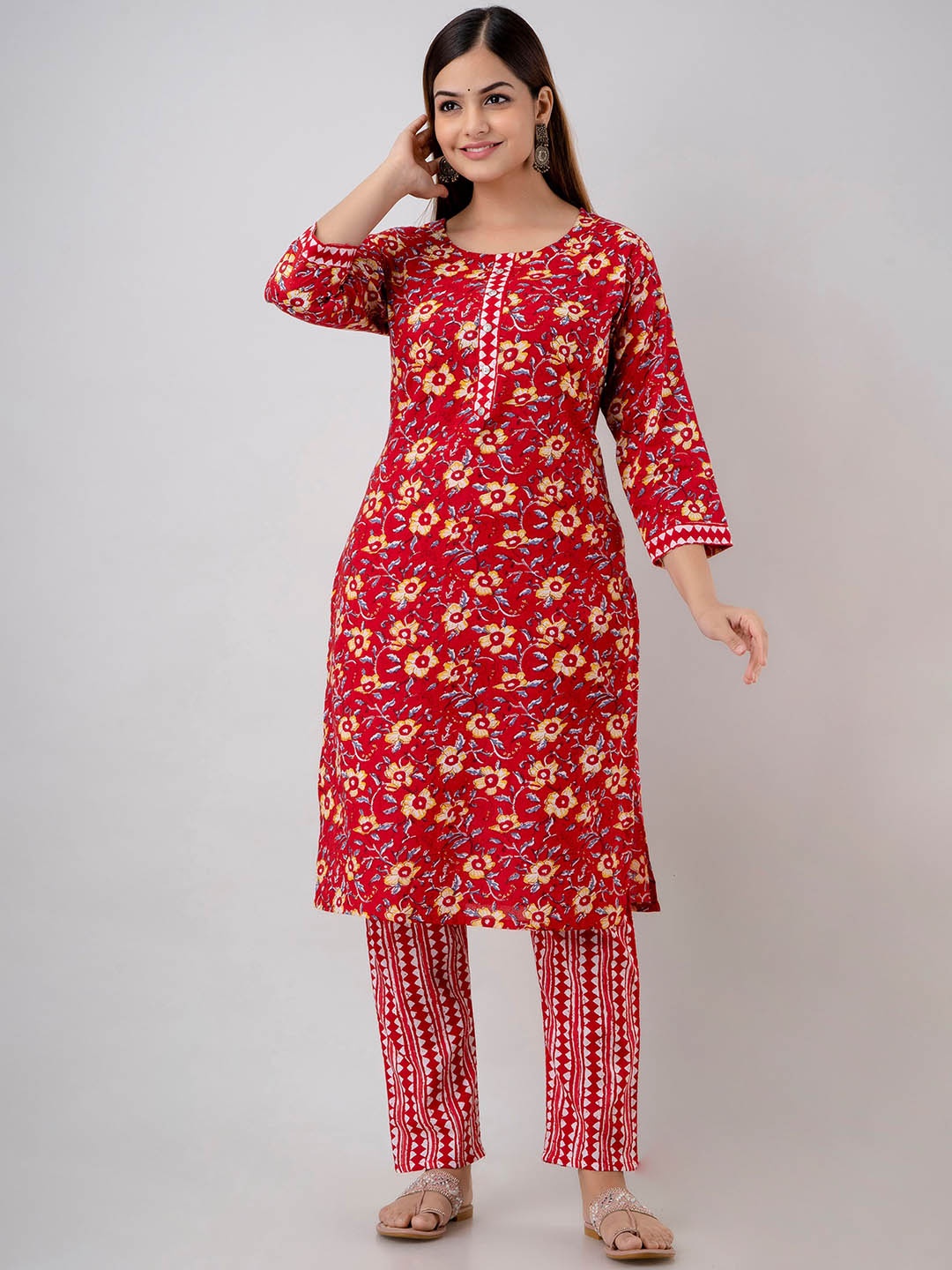 

DERAIL Women Floral Printed Regular Pure Cotton Kurta with Trousers, Red